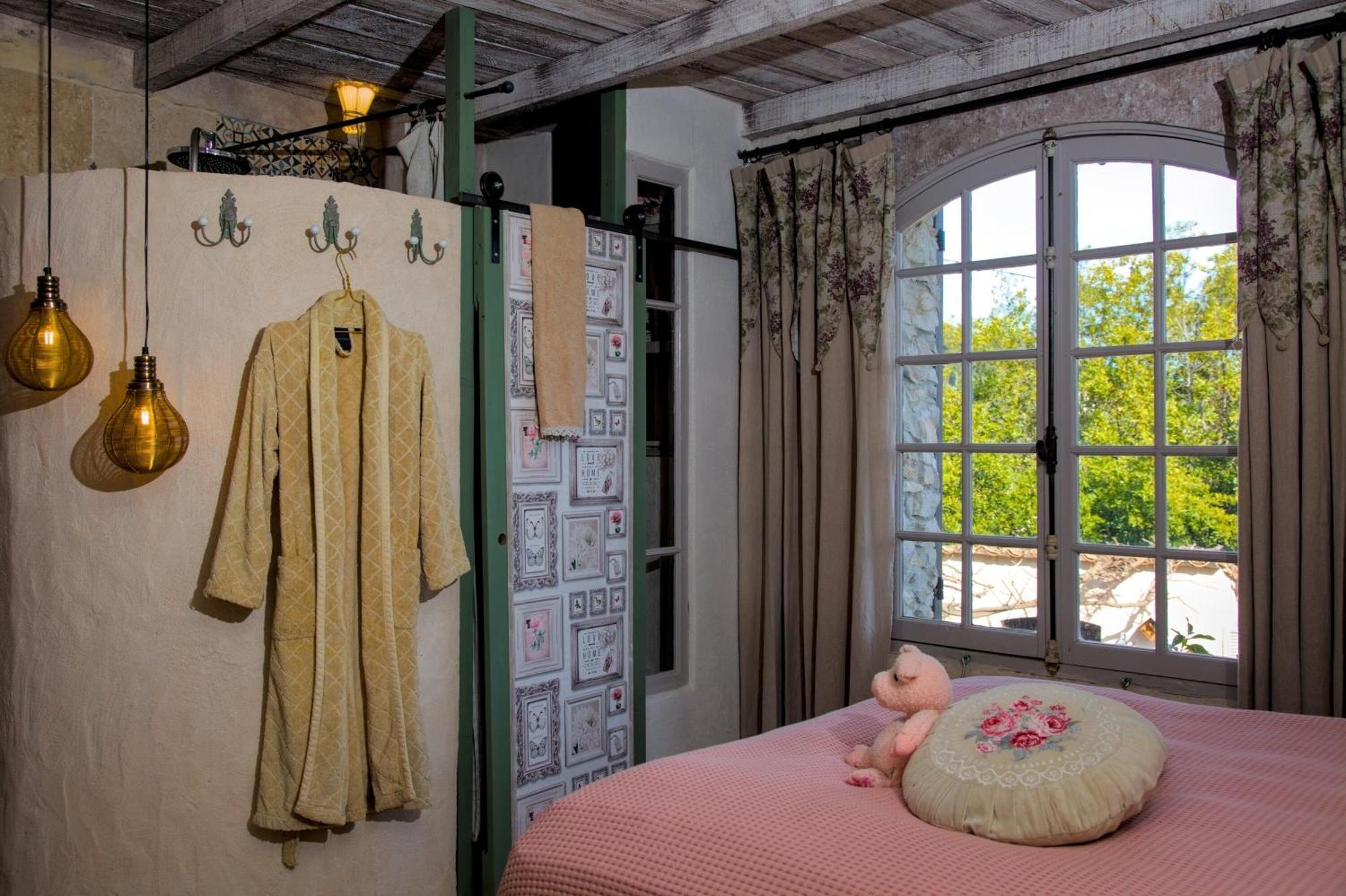 Le Mas Saint Pierre Roquefort-les-Pins Habitación foto